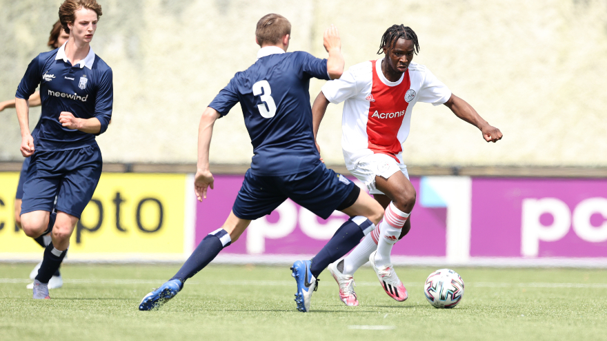 Jaynilson Geoffery maakt de overstap naar Ajax Amsterdam!